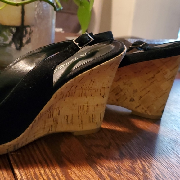 Via Spiga Suede Slingbacks - Picture 7 of 8